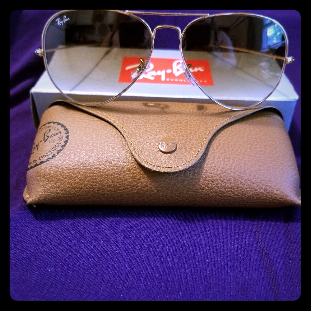 AUTHENTIC Ray Bans BRAMD NEW!A WITH BOX.